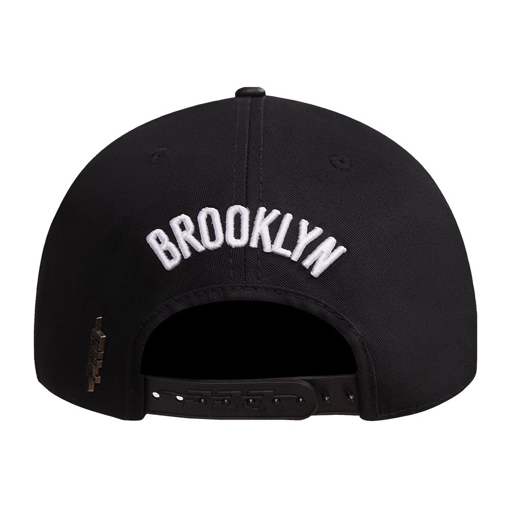 Mens Brooklyn Nets Classic Logo Snapback Cap