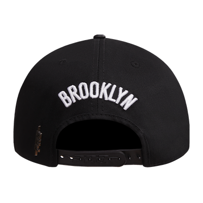 Mens Brooklyn Nets Classic Logo Snapback Cap