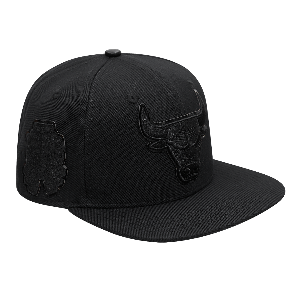 Mens Chicago Bulls Classic Triple Black Snapback Cap