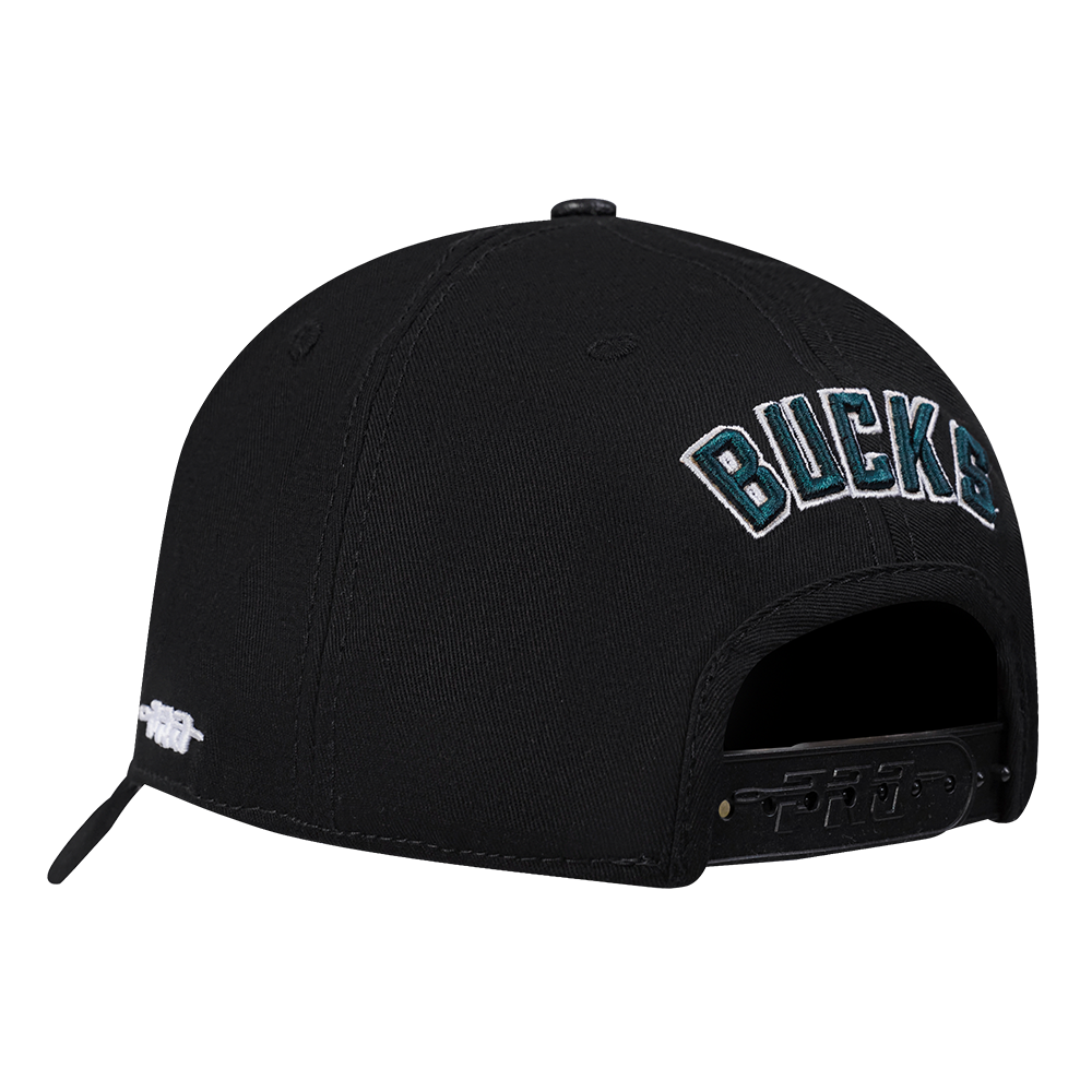 Mens Milwaukee Bucks Classic Logo Snapback Cap