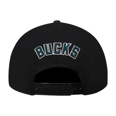 Mens Milwaukee Bucks Classic Logo Snapback Cap