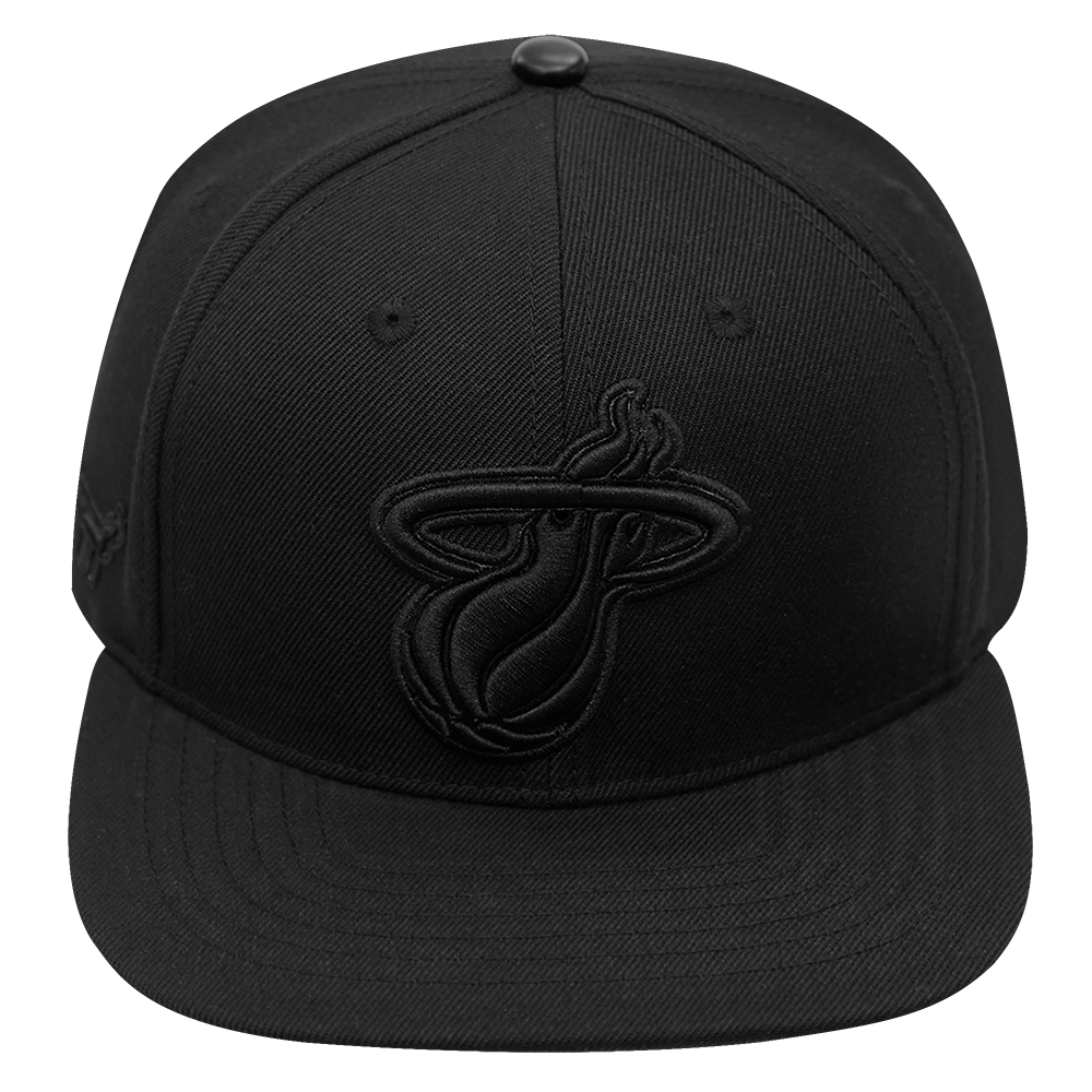 Mens Miami Heat Classic Triple Black Snapback Cap