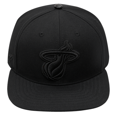 Mens Miami Heat Classic Triple Black Snapback Cap