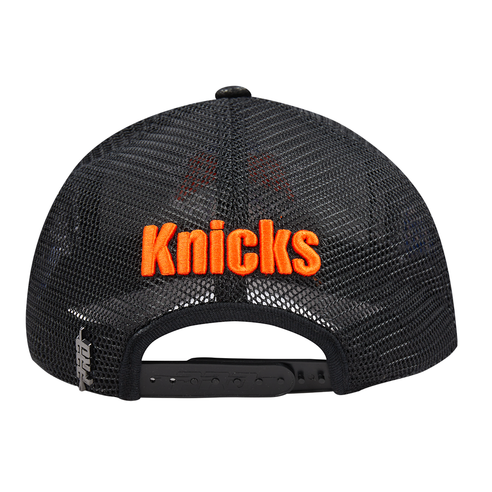 Mens New York Knicks Classic Trucker Cap