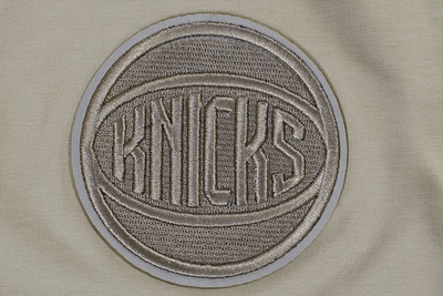 Womens New York Knicks Classic Neutral Boxy T-Shirt