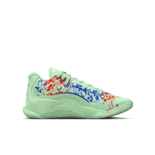 Boys Zion Williamson MUD Basketball Shoe